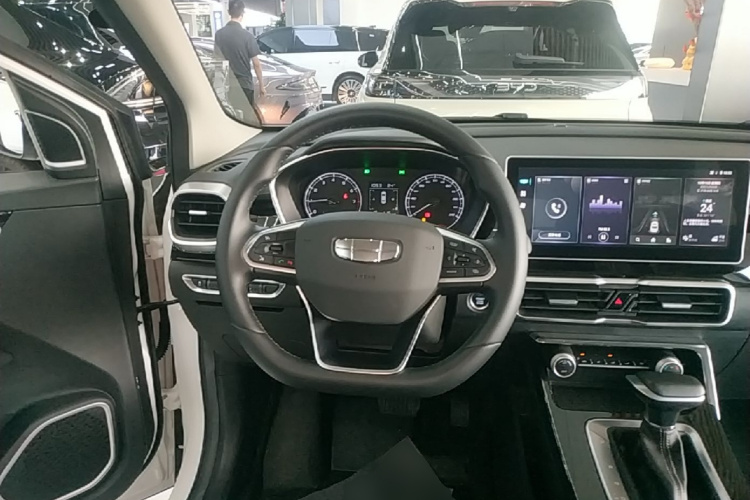 GEELY Coolray 2025 immagine di auto #11