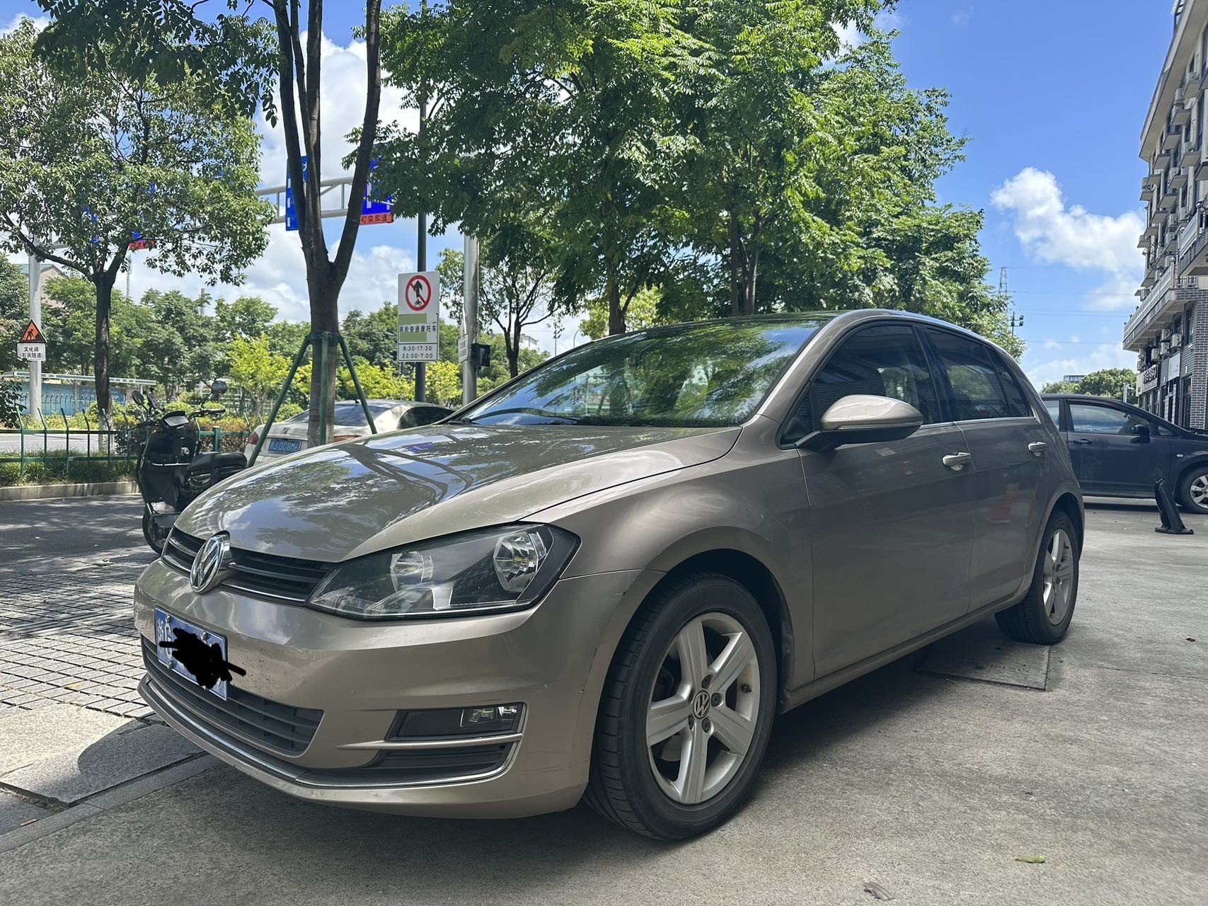 Volkswagen Golf 2015 Volkswagen Golf 2015 car image