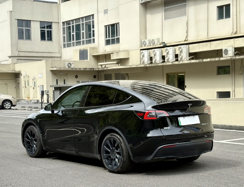 Tesla Model Y 2022 car image #7