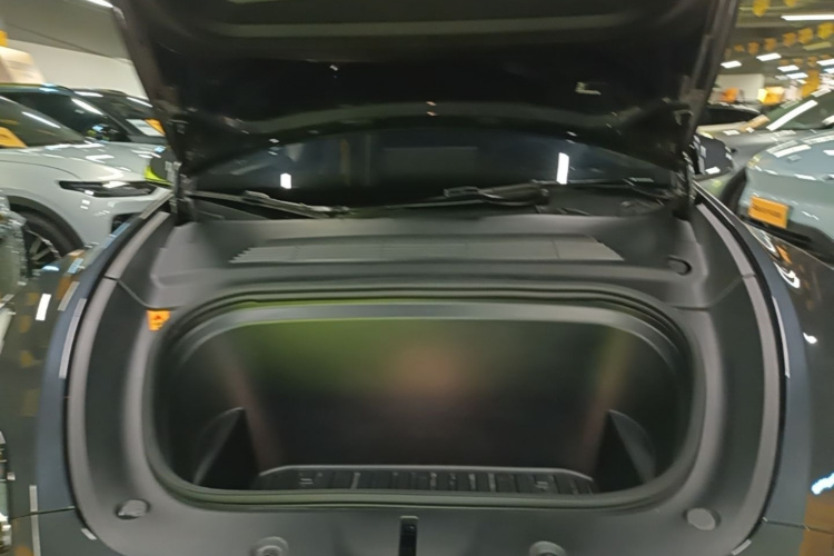 Tesla Model Y 2024 car image #20