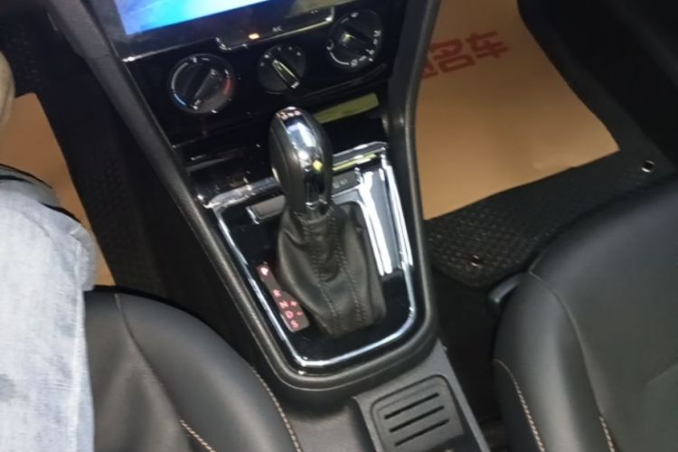 Volkswagen Bora 2017 immagine di auto #14