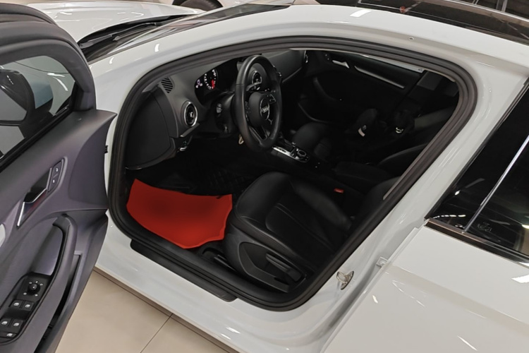 Audi A3 2021 immagine di auto #12