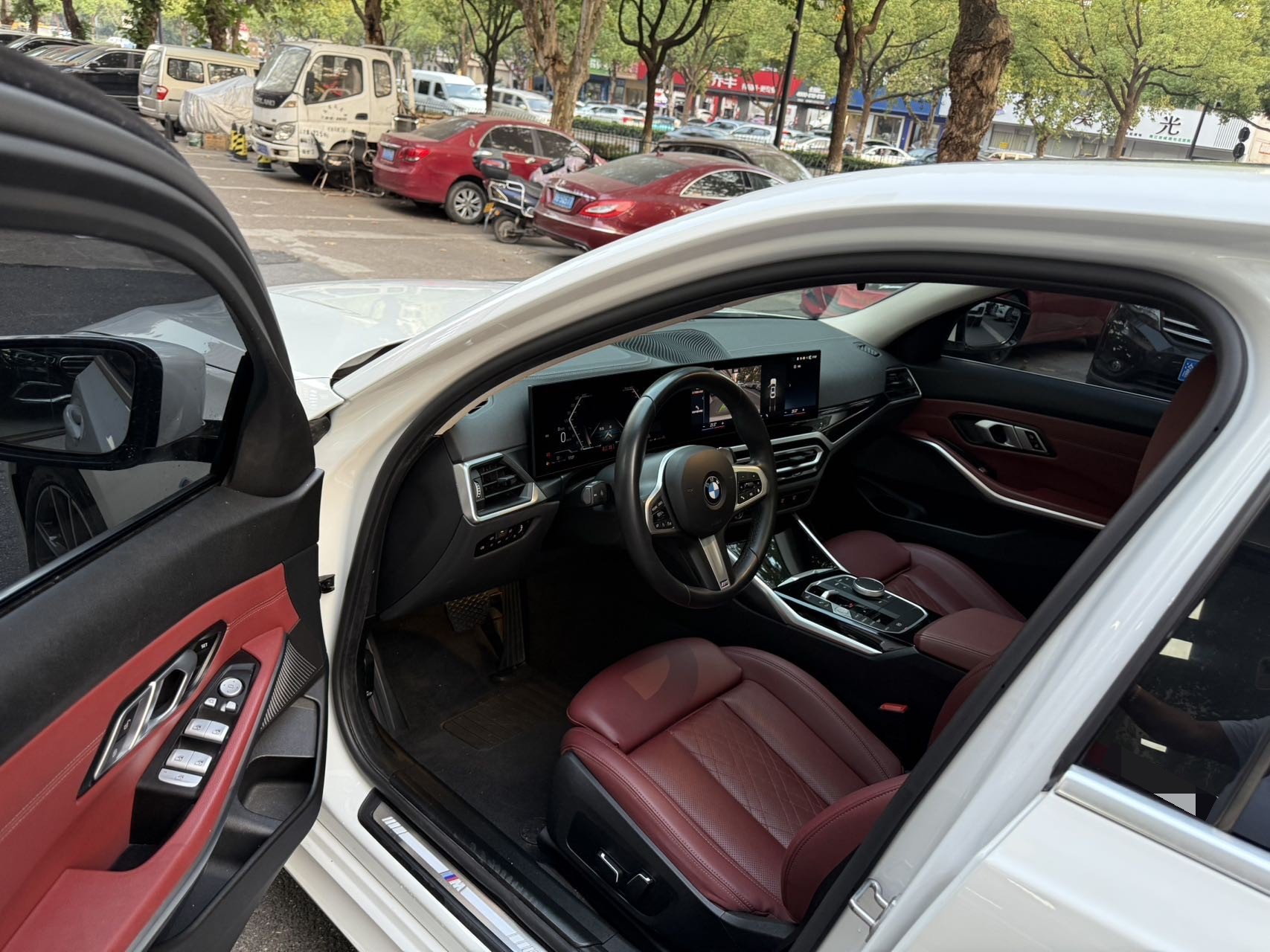 BMW 3 Series 2024 #4 BMW 3 Series 2024 car image #4