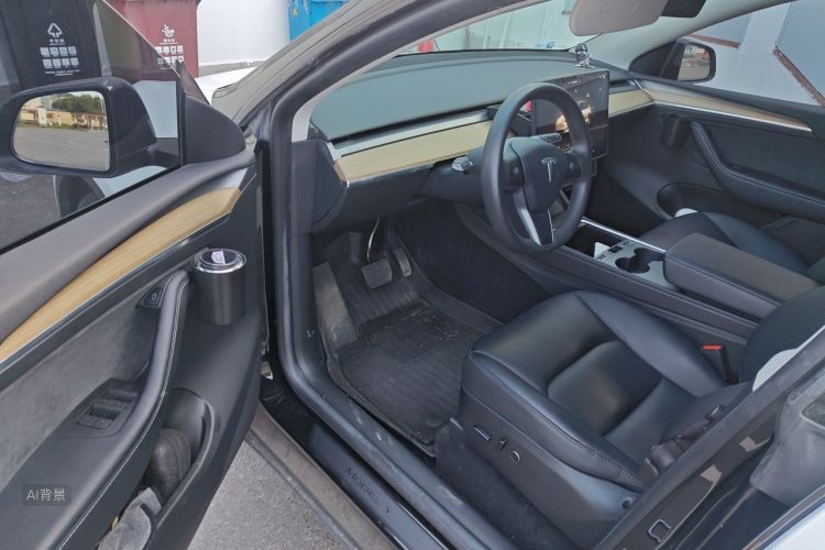 Tesla Model Y 2023 #18 Tesla Model Y 2023 car image #18