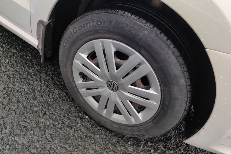 Volkswagen Polo 2014 car image #9