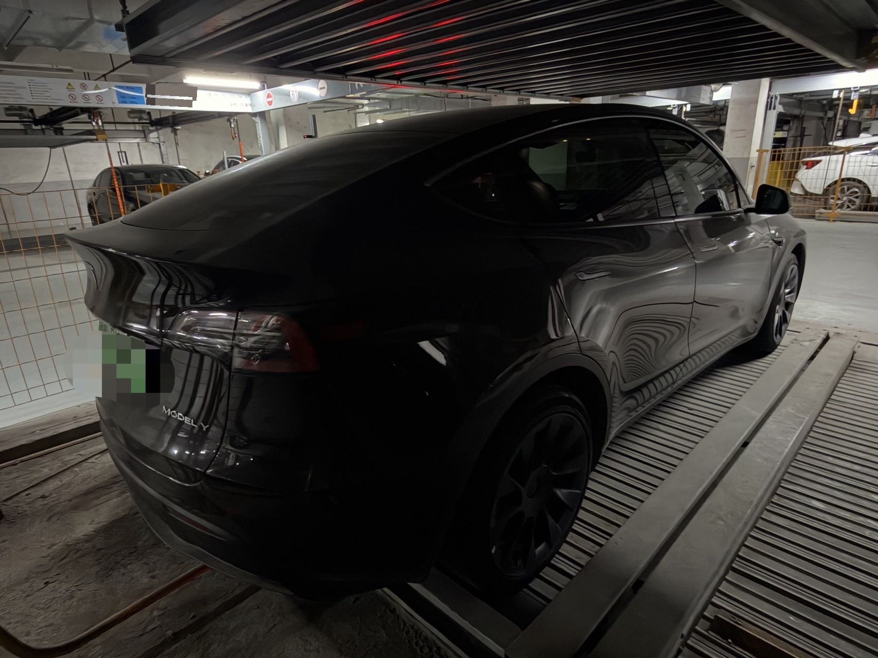 Tesla Model Y 2022 صورة سيارة #6