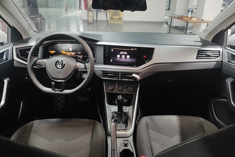 Volkswagen Polo 2023 car image #10