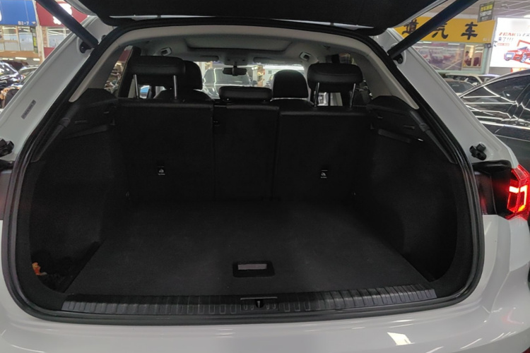 Audi Q3 2019 #19 Audi Q3 2019 car image #19