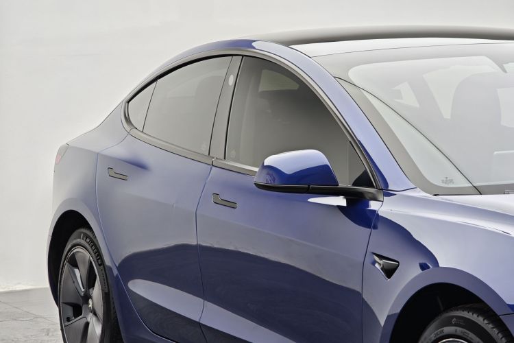 Tesla Model 3 2023 car image #6