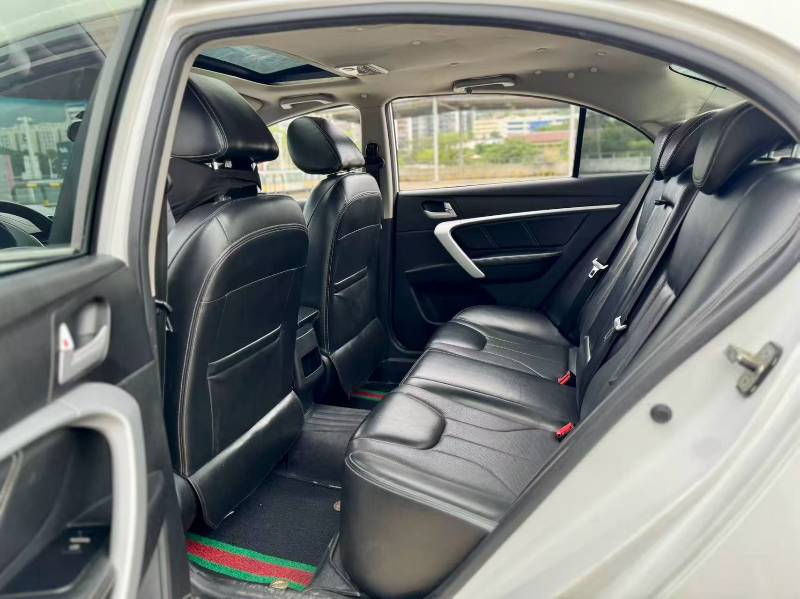 GEELY Emgrand 2016 car image #7