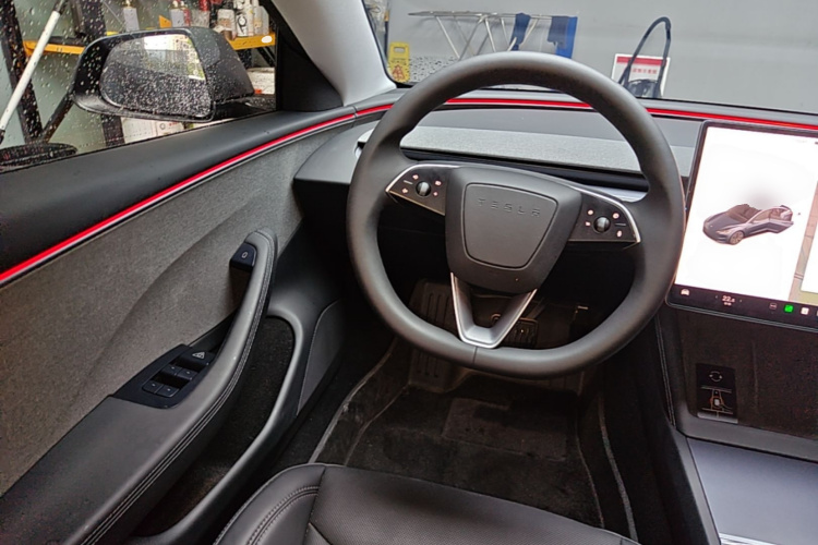 Tesla Model 3 2025 car image #15