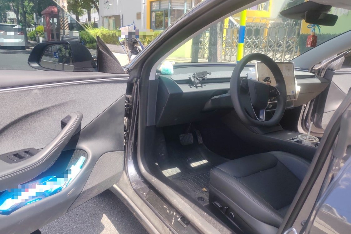 Tesla Model 3 2024 car image #23