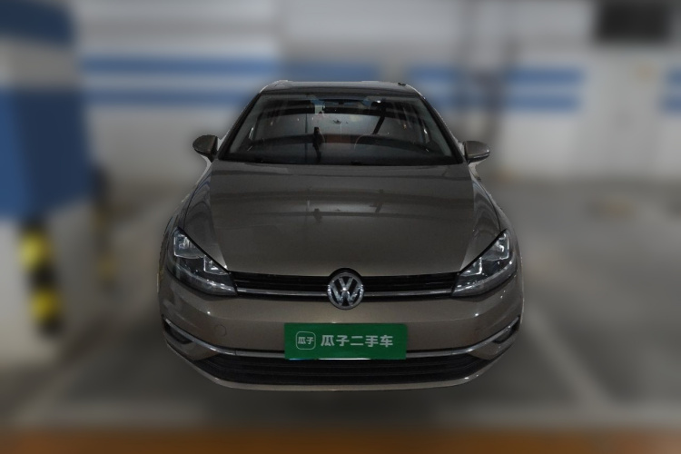 Volkswagen Golf 2018 car image #3