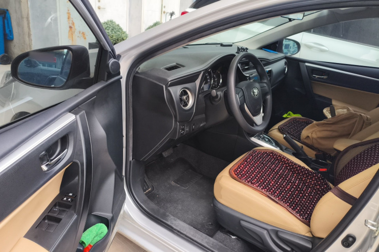 Toyota Corolla 2019 immagine di auto #13