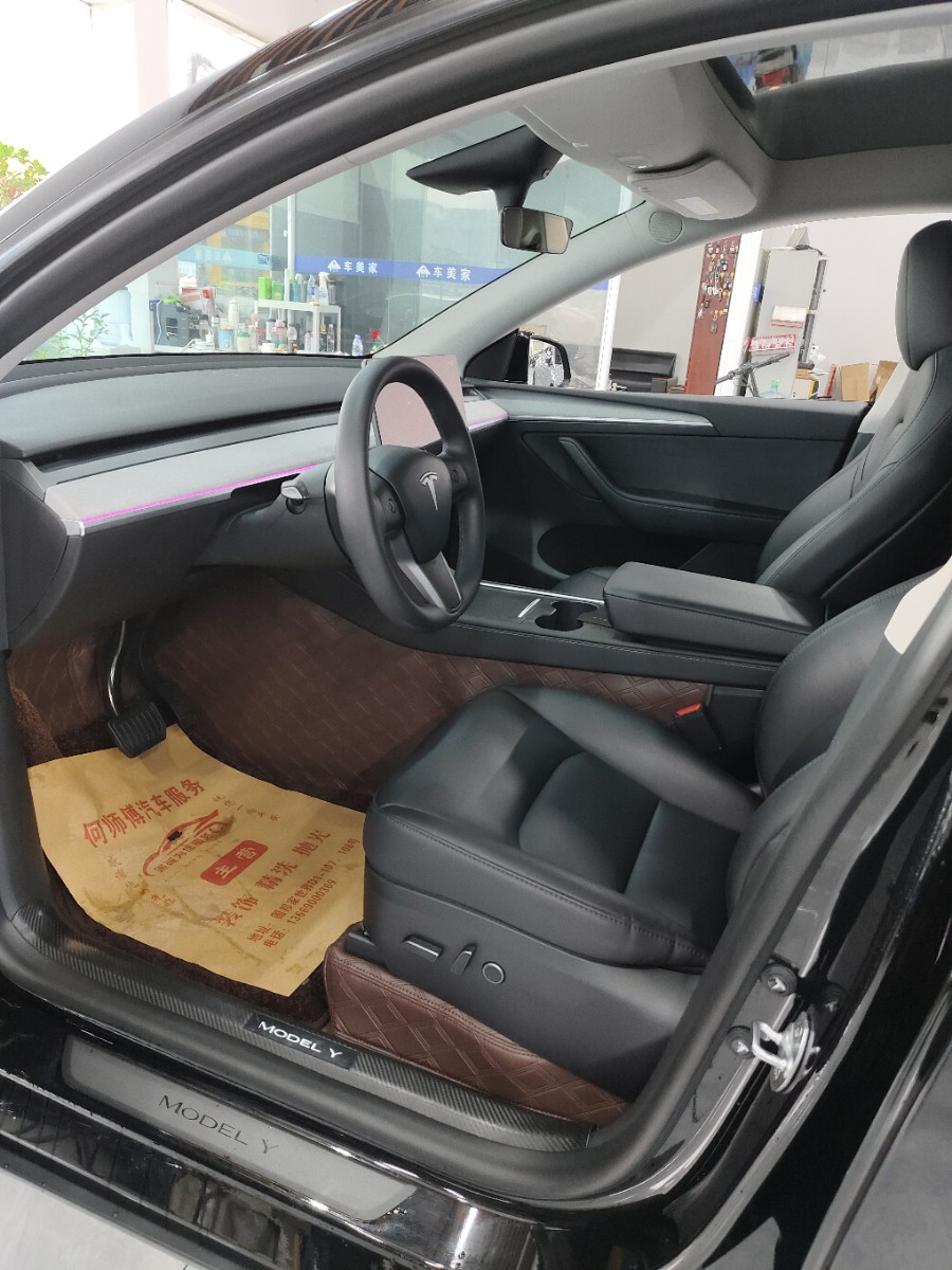 Tesla Model Y 2023 #5 Tesla Model Y 2023 car image #5