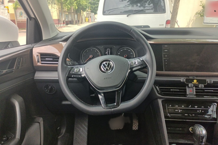 Volkswagen Tharu 2021 #15 Volkswagen Tharu 2021 car image #15