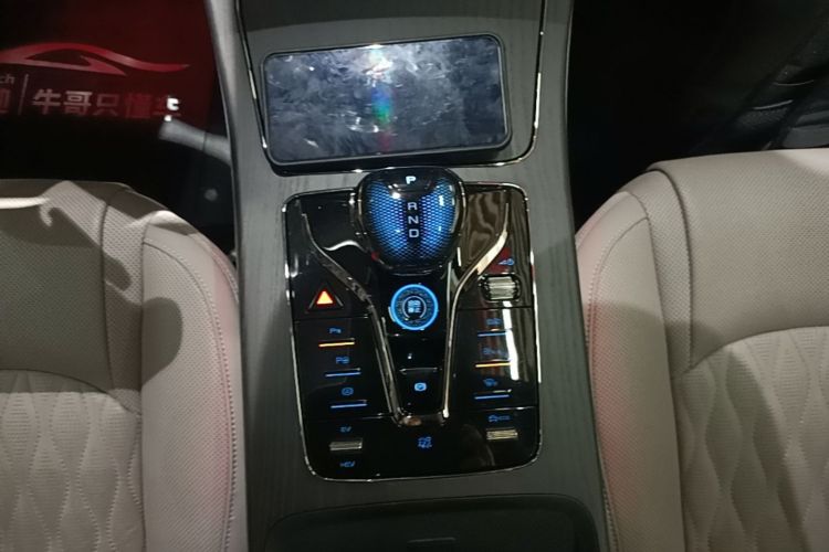 BYD Han 2025 car image #14