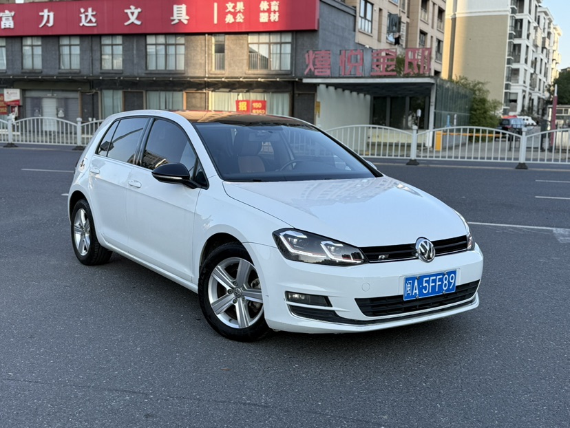 Volkswagen Golf 2014 صورة سيارة 