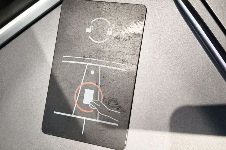 Tesla Model Y 2022 car image #9