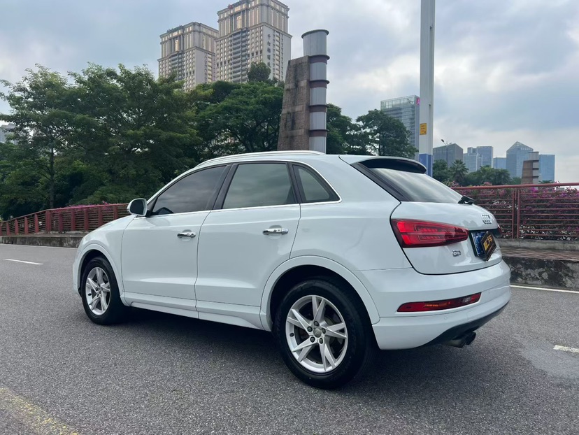 Audi Q3 2017 car image #4