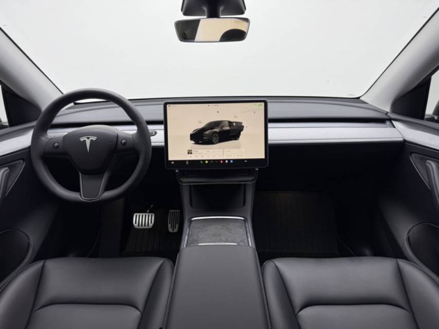 Tesla Model Y 2024 car image #6