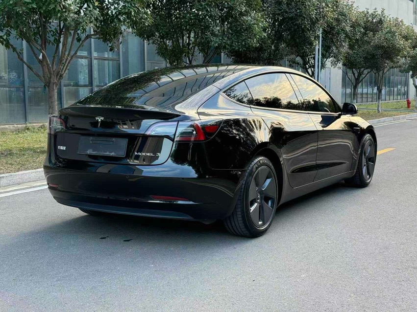 Tesla Model 3 2022 car image #4