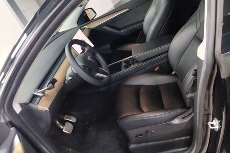 Tesla Model Y 2022 car image #15