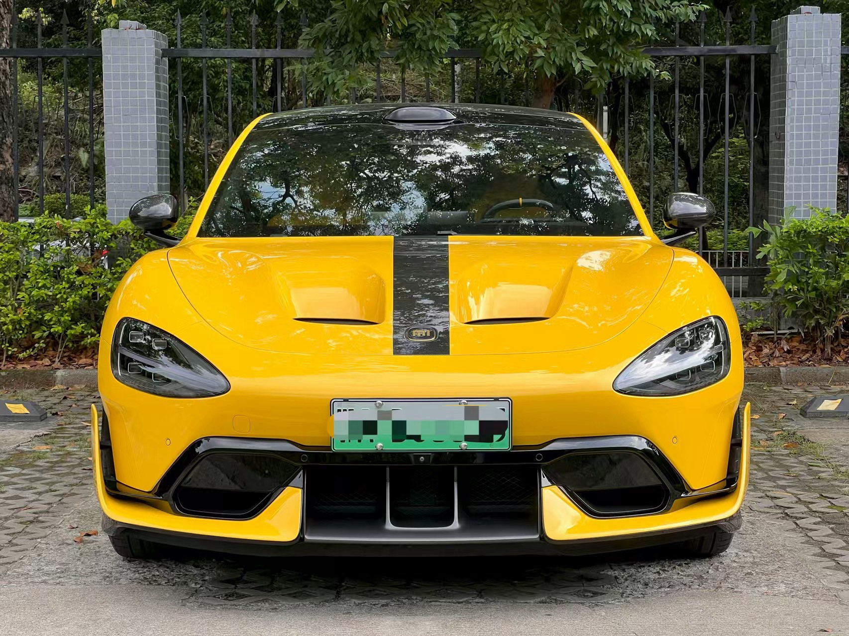 MI SU7 Ultra 2025 car image #2