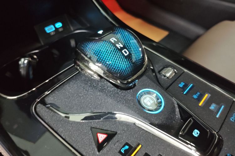 BYD Han 2024 car image #14