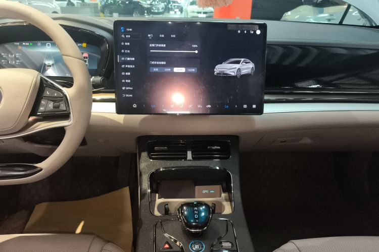 BYD Han 2024 imagen de coche #21