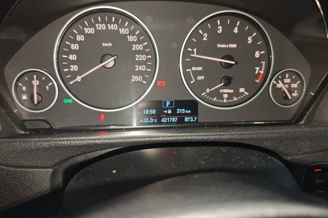 BMW 3 Series 2015 car image #27