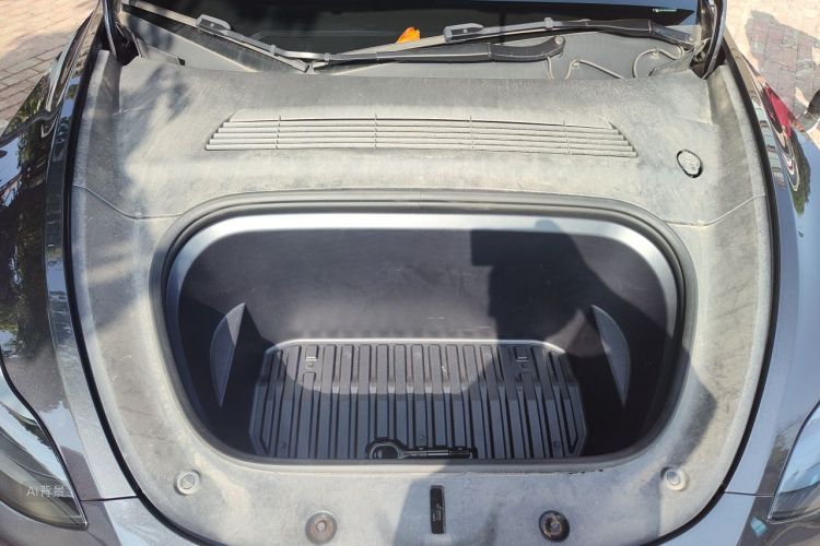 Tesla Model Y 2024 car image #22