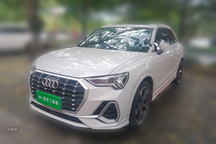 Audi Q3 2022 car image #2