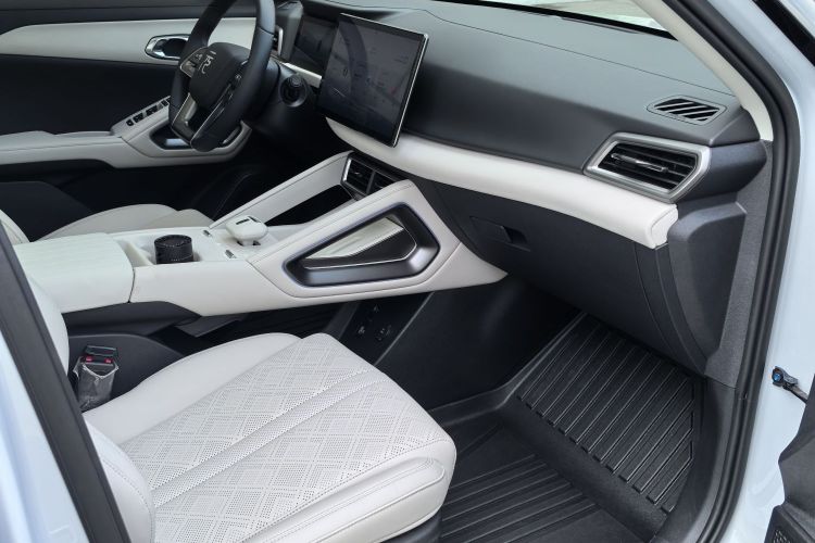 BYD YuanUP 2024 immagine di auto #11