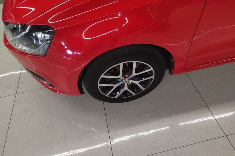 Volkswagen Polo 2017 car image #9