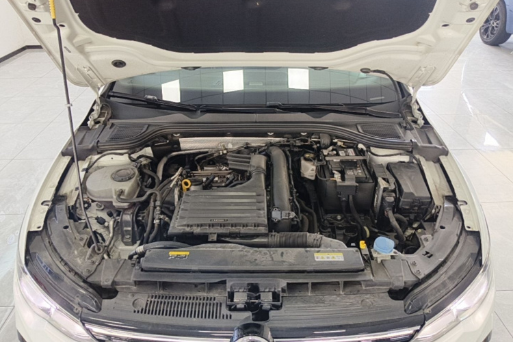 Volkswagen Golf 2022 car image #20