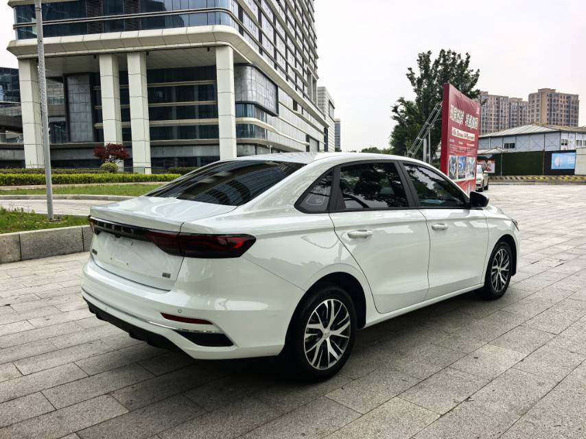 GEELY Emgrand 2024 car image #13
