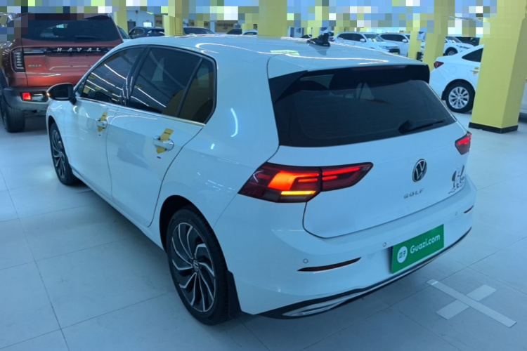 Volkswagen Golf 2021 car image #7