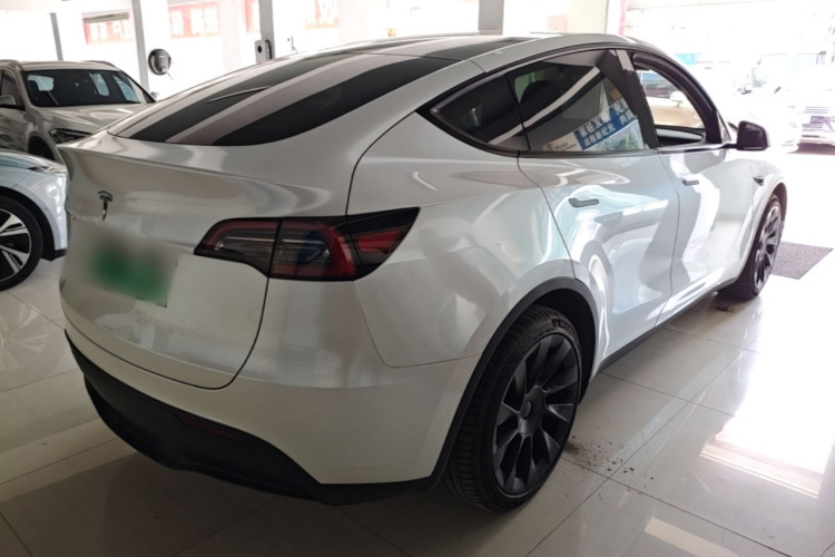 Tesla Model Y 2022 car image #5
