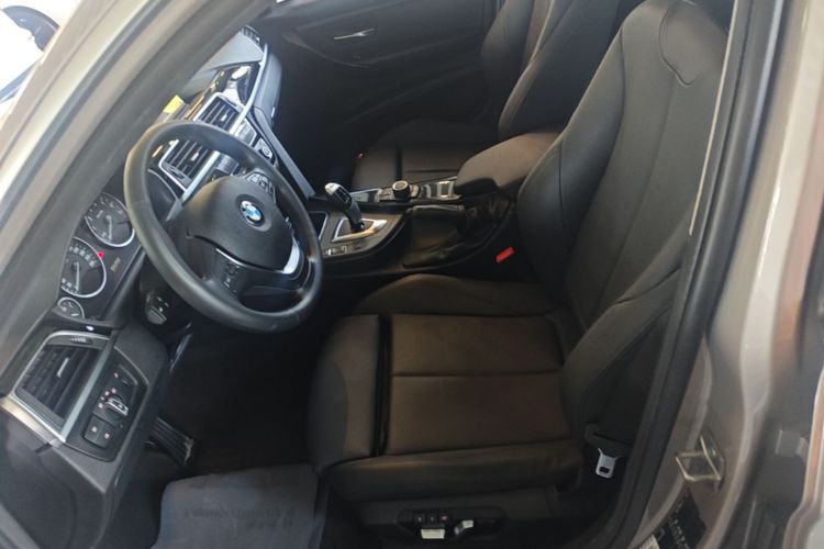 BMW 3 Series 2018 #15 BMW 3 Series 2018 car image #15