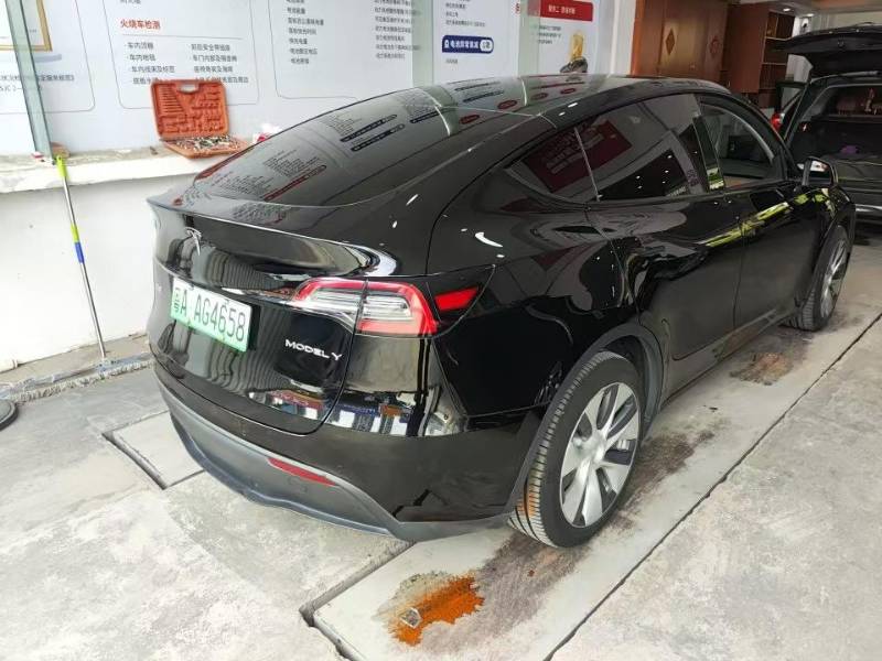 Tesla Model Y 2021 #4 Tesla Model Y 2021 car image #4