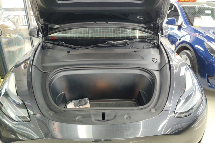 Tesla Model Y 2024 #20 Tesla Model Y 2024 car image #20