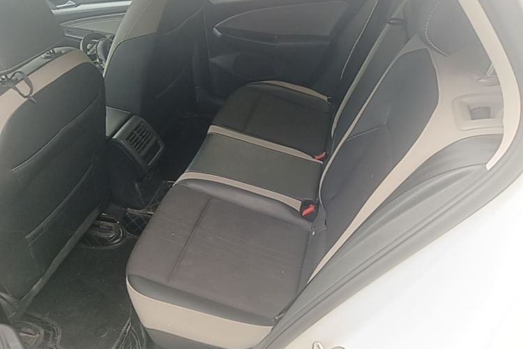 Volkswagen Golf 2022 car image #17