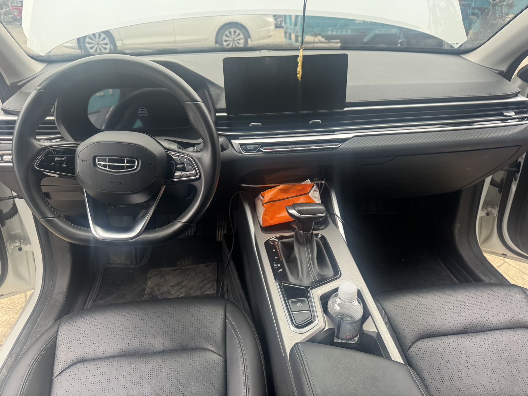 GEELY Emgrand 2023 صورة سيارة #5