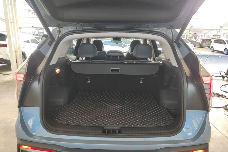 GEELY Boyue L 2025 car image #19
