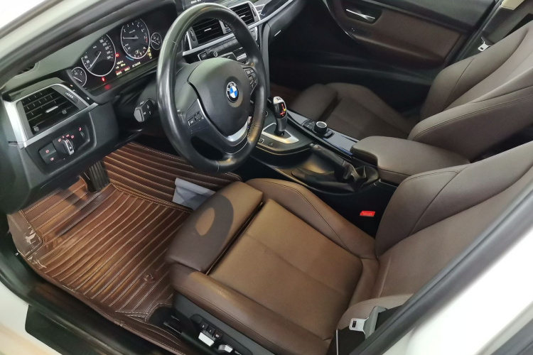BMW 3 Series 2018 #12 BMW 3 Series 2018 car image #12