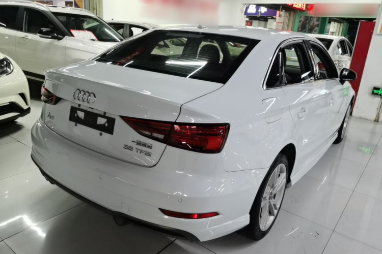 Audi A3 2018 car image #7