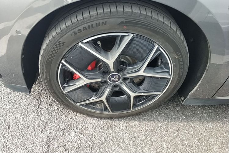 BYD Han 2023 car image #9