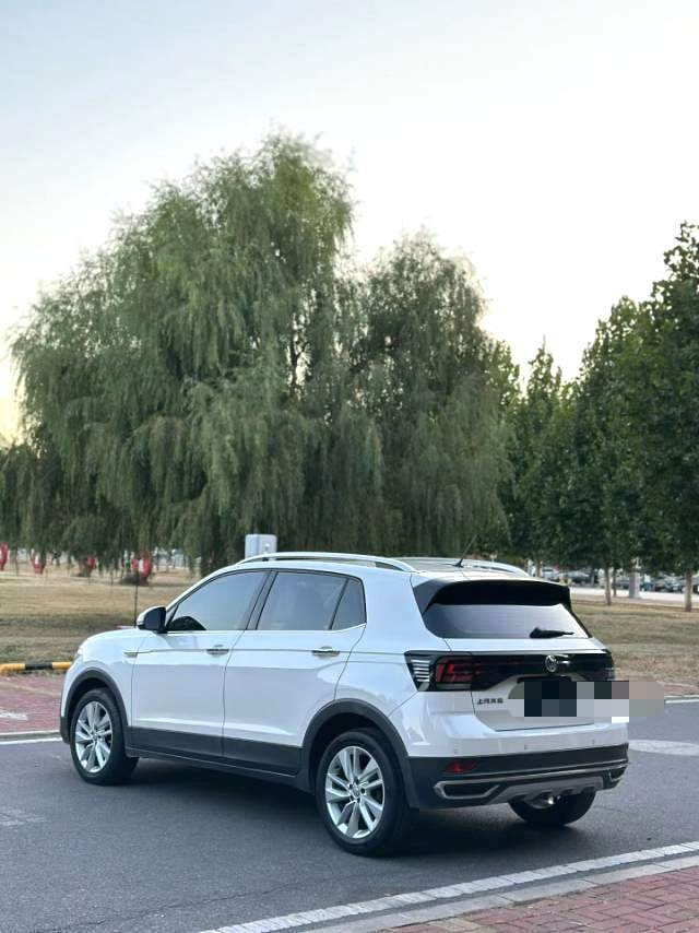 Volkswagen T-Cross 2021 #9 Volkswagen T-Cross 2021 صورة سيارة #9