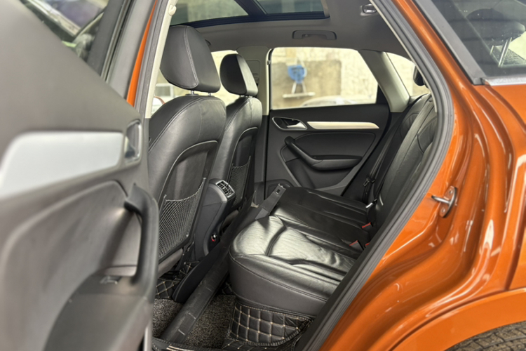 Audi Q3 2016 car image #15